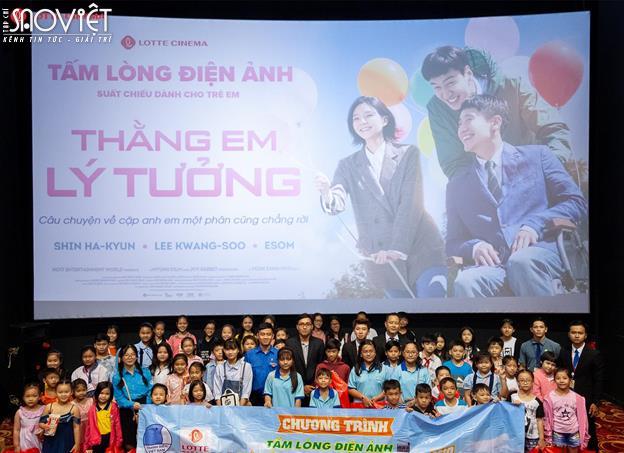 BỘ BA NHÂN VẬT LEE KWANG SOO, SHIN HA-KYUN VÀ ESOM GIAO LƯU KHÁN GIẢ VIỆT TẠI LOTTE CINEMA.