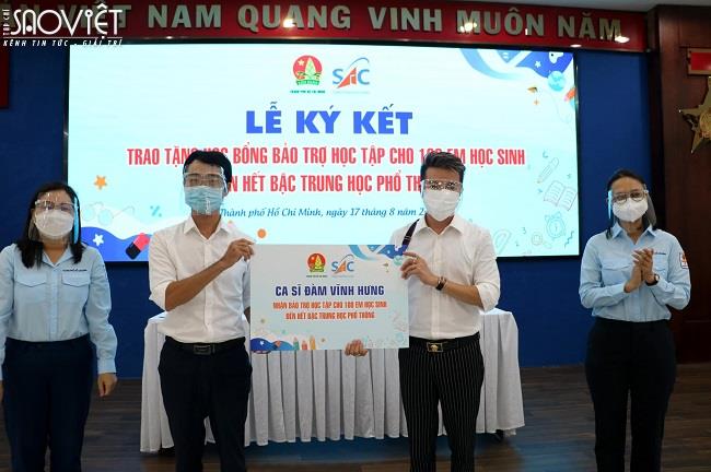 Đàm Vĩnh Hưng nhận bảo trợ cho 100 trẻ em chịu ảnh hưởng bởi Covid-19 học hết lớp 12