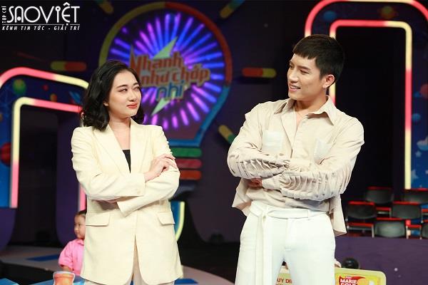 Đang là ca sĩ hỗ trợ Rap Việt, Anh Tú bỗng trở thành “giám khảo” trên sân khấu Nhanh Như Chớp Nhí