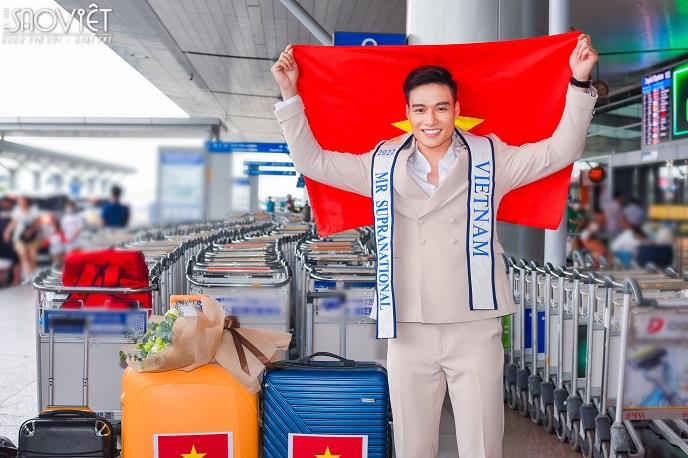 Đạt Kyo chính thức lên đường đi Ba Lan thi Nam vương Siêu quốc gia 2022
