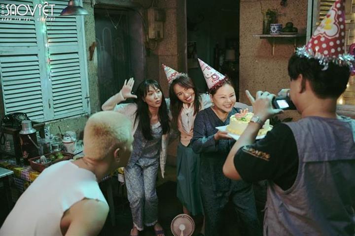 Gặp lại chị bầu: Phim Tết hài hước, ấm áp nhưng dàn diễn viên ai đóng cũng khóc như mưa