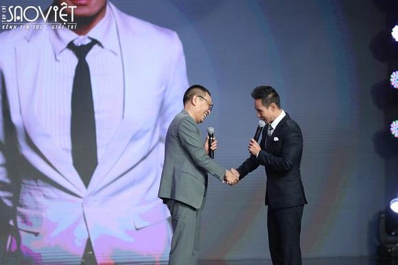 Lý Hải bất ngờ xuất hiện với bản hit khiến ai cũng bồi hồi xúc động