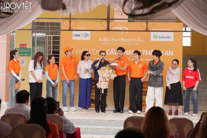 Món quà sinh nhật đặc biệt: Cộng đồng fan Rapper Negav cùng Quỹ Nam Phương xây cầu tại Hậu Giang