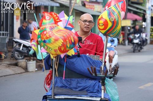 Người đàn ông U80 dành gần nửa thế kỷ để làm kẹo bông gòn thủ công ở Sài Gòn