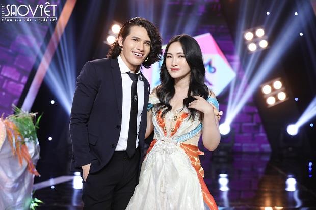 Nguyên Hà xuất hiện bí ẩn song ca cùng Quốc Thiên