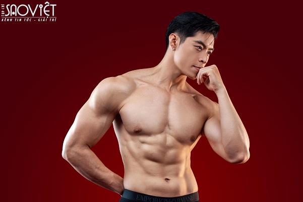 Phi Việt khoe body rực lửa cạnh tranh với dàn thí sinh Nam vương Hoàn vũ