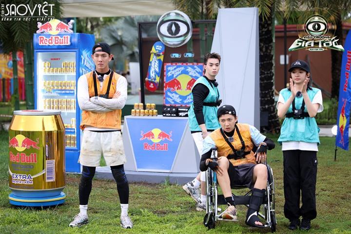 Song Luân ghi điểm với tinh thần lăn xả, bộ đôi giải mã đỉnh cao Quân Lee – Cris Phan