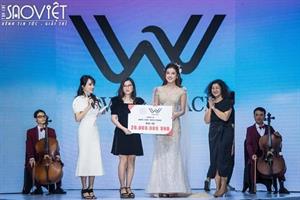 Á HẬU HUYỀN MY CÙNG MẸ CON HỒNG QUẾ VÀ NGUYỄN HỢP THAM GIA W-FASHION SHOW 2020 QUYÊN GÓP ỦNG HỘ MIỀN TRUNG