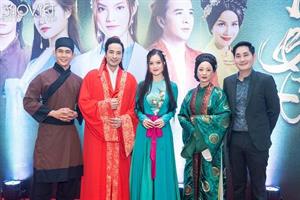 Đàm Vĩnh Hưng cùng dàn sao Việt đổ bộ họp báo ra mắt MV đầu tay của Sunny Đan Ngọc