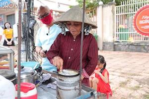 Gặp gỡ cô Phượng Cần Thơ, người phụ nữ U60 dành 20 năm bán bánh bò nuôi cháu ngoại trong Tiếng Rao 4.0