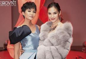 H'hen Niê đọ sắc với hoa hậu hoàn vũ Catriona tại show diễn PHUONG MY ở New York