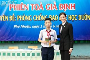 Hoa hậu Khánh Vân diện vest cá tính đi dự sự kiện