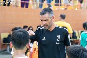 Huấn luyện viên đến từ Juventus trực tiếp chấm Vòng Chung kết tuyển sinh tài năng Học viện bóng đá Juventus Việt Nam