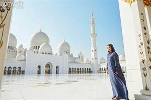 Minh Hằng cuốn hút mọi ánh nhìn tại Dubai