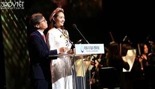 Minh Hằng “mở hàng” 2018 bằng những hình ảnh xinh đẹp tại Hàn Quốc