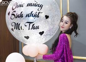 Hoàng Hải Thu hạnh phúc, mừng sinh nhật tuổi 23 bên bạn bè