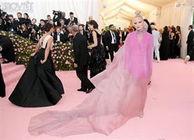 Nhiều sao chọn đồ cực thanh lịch của Salvatore Ferragamo tại Met Gala 2019