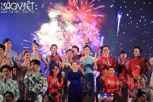 NTK Việt Hùng tràn ngập hạnh phúc trong đêm Gala Đại sứ Áo dài Việt Nam