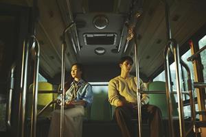 Nữ ca sĩ Hương Tràm quay trở lại đường đua V-Pop bằng sở trường của mình