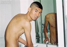 Ren Hang: Nhiếp ành gia chuyên chụp khỏa thân tự kết liễu cuộc đời ở tuổi 29