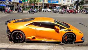 Siêu xe Lamborghini Huracan độ kiểu xe đua ở Sài Gòn