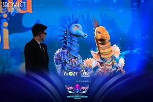 The Masked Singer Vietnam xuất hiện mascot đôi tham gia tranh tài khiến Hội đồng Cố vấn bấn loạn