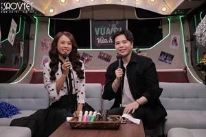 Trịnh Thăng Bình cười bò khi biết nick Yahoo thời tuổi teen của Sam trong Vừa đi vừa hát