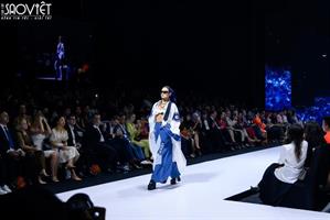 Vũ Thu Phương gây choáng với thần thái sắc lạnh, khoe trình catwalk khi làm first face