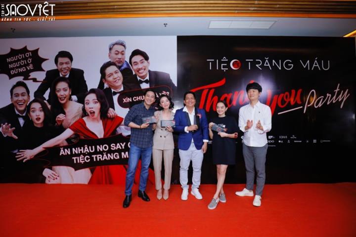 “Tiệc Trăng Máu” vượt “Em Chưa 18”, lọt top 3 phim Việt có doanh thu cao nhất lịch sử