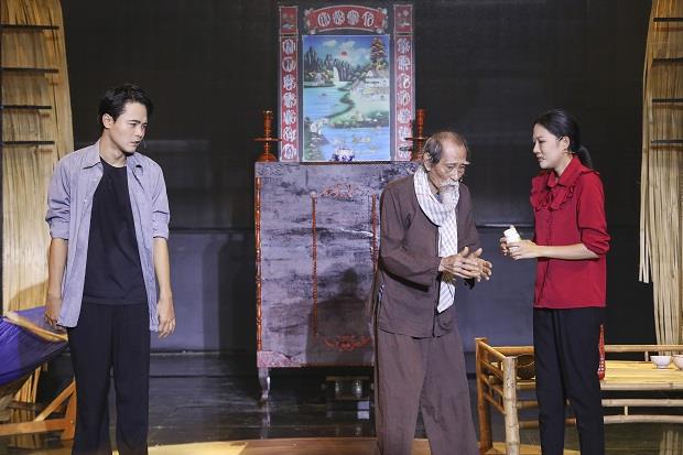 Tình cha con đầy xúc động giúp Huỳnh Thơ giành 4 điểm 10 tuyệt đối tại Tình Bolero 2025