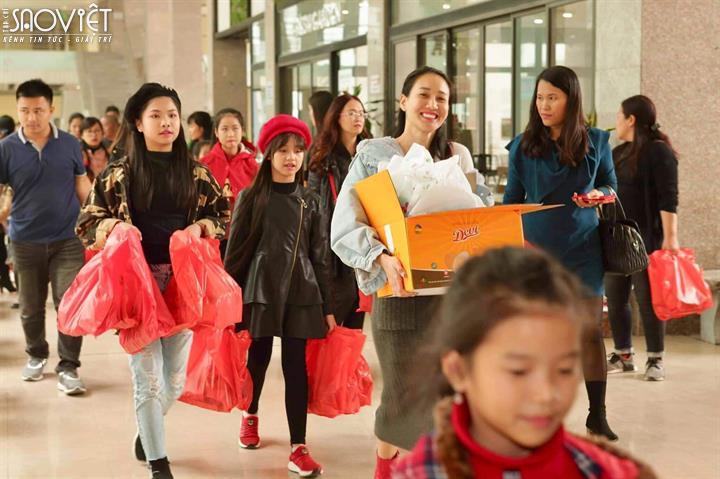 Valentines Vân Nguyễn đón tết cùng những cảnh đời mắc căn bệnh quái ác.