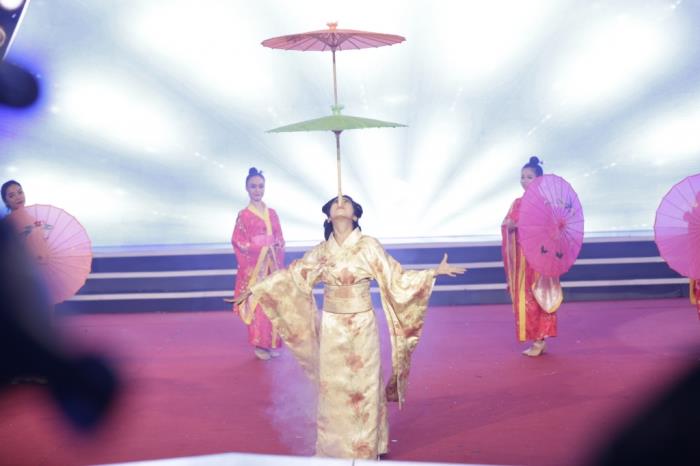 'Kỳ tài lộ diện': Thanh Bạch mời ảo thuật gia Nguyễn Đức Nhã dàn dựng đám cưới lần thứ 25 của mình ky tai lo dien thanh bach moi ao thuat gia nguyen duc nha dan dung dam cuoi lan thu 25 cua minh