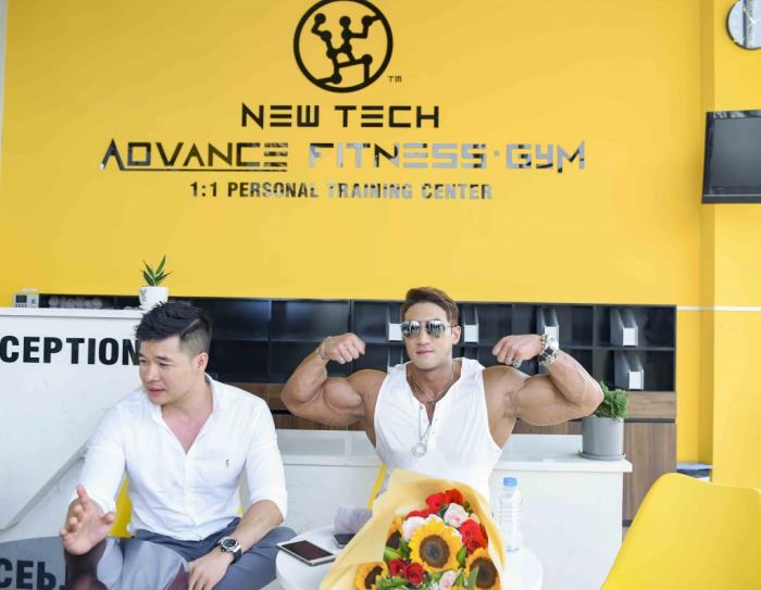 arnold schwarzenegger cua chau a hwang chul soon do bo den viet nam