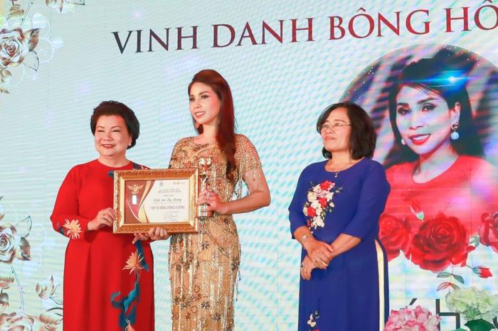 dien vien ly huong nhan giai top 10 vinh danh bong hong a dong