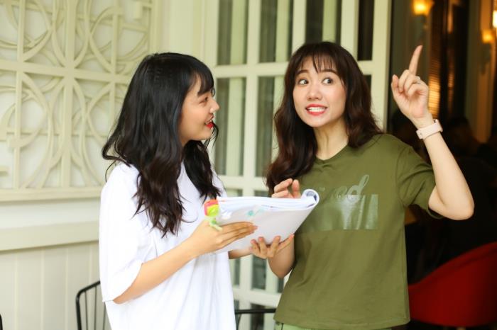 hari won huong dan em gai dien xuat trong web drama dinh dam gia dinh men