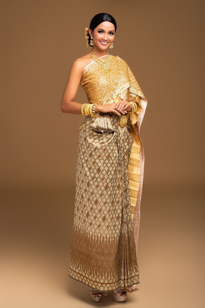 hoa than thanh co gai thai hhen nie gui loi chao den miss universe 2018