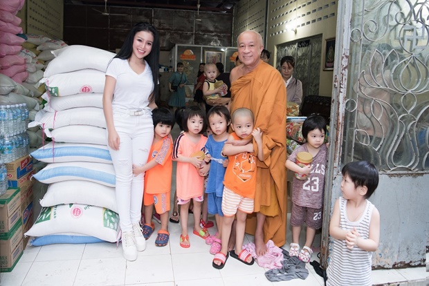 janny thuy tran am tham di cung duong 1