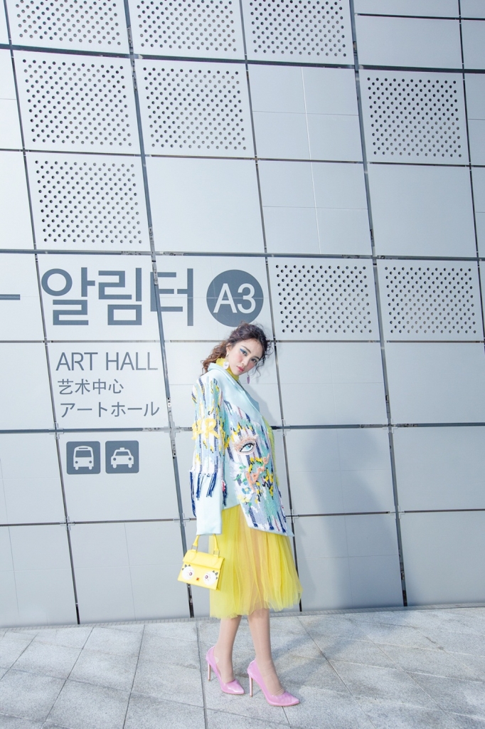lan dau tham du seoul fashion week thien nga duoc xuong danh tren instagram cua vogue