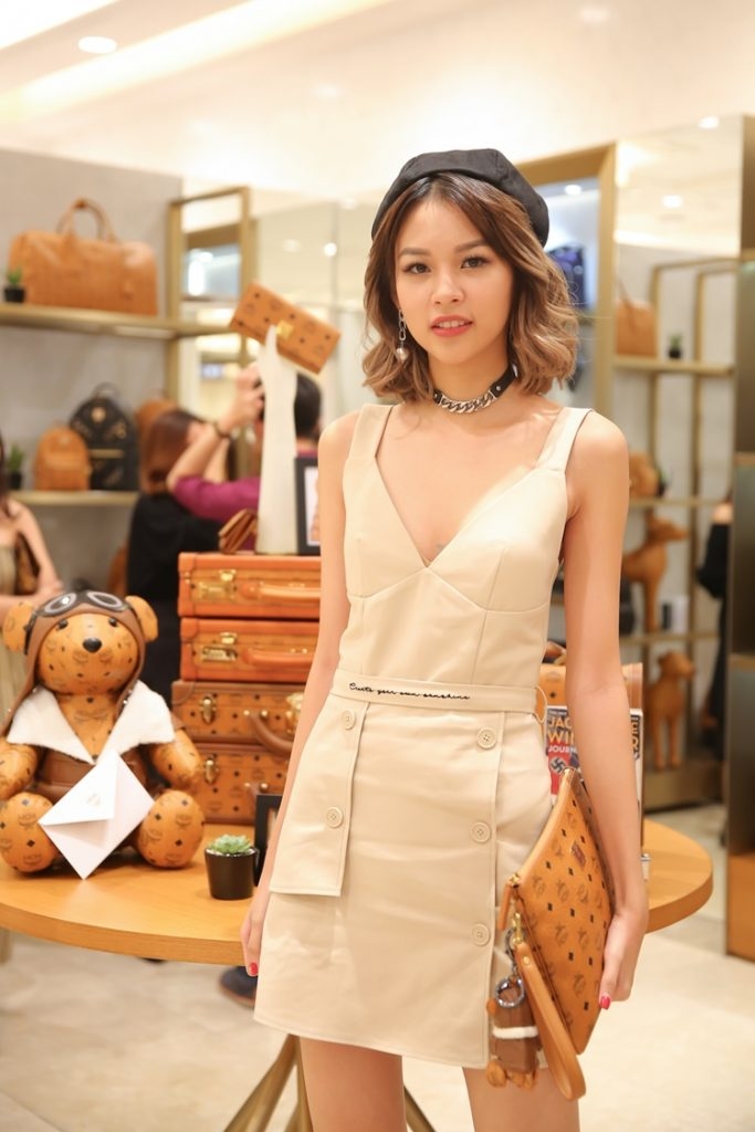 Mâu Thủy, Quỳnh Anh Shyn, Phí Phương Anh thi nhau đọ túi MCM mau thuy quynh anh shyn phi phuong anh thi nhau do tui mcm
