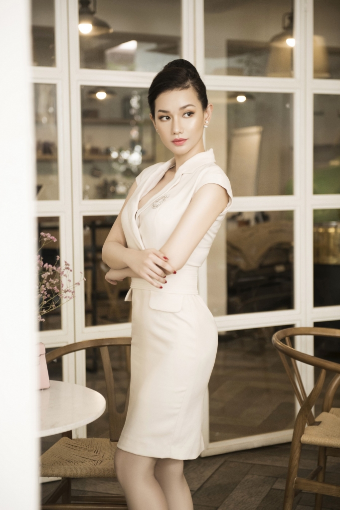 mc quynh chi mach nuoc phai dep voi vest thoi thuong tu elise