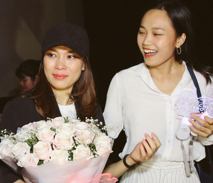 my tam roi nuoc mat khi duoc fan bi mat to chuc sinh nhat ngay trong rap phim