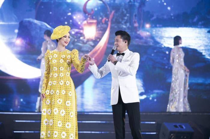 Nghẹt thở với phần trình diễn ấn tượng của Hà Anh Tuấn & Bùi Anh Tuấn tại 'Đại nhạc hội Son II – Em mơ' nghet tho voi phan trinh dien an tuong cua ha anh tuan bui anh tuan tai dai nhac hoi son ii em mo