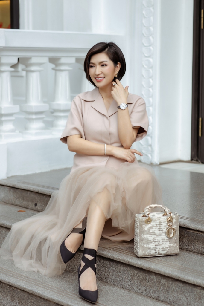 nguyen hong nhung nu hoang dior moi