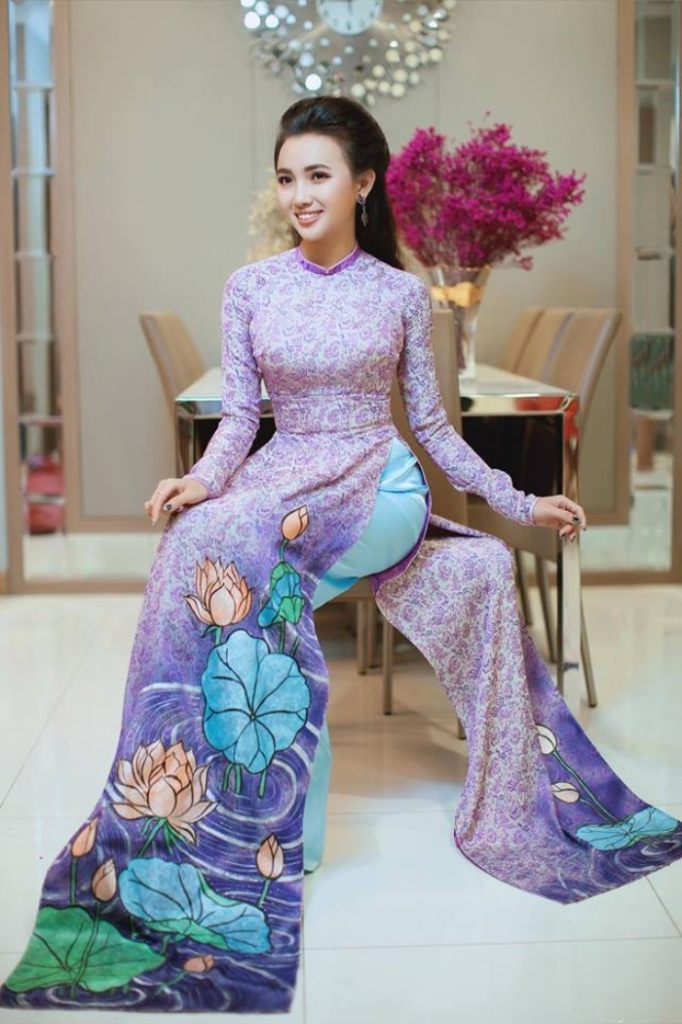 ntk viet hung mang bst dai su ao dai viet nam den san choi cua doanh nhan viet