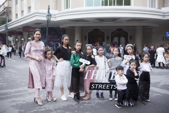 pho di bo ha noi bung chay trong sac mau ruc ro cua the best street style thu dong 2018