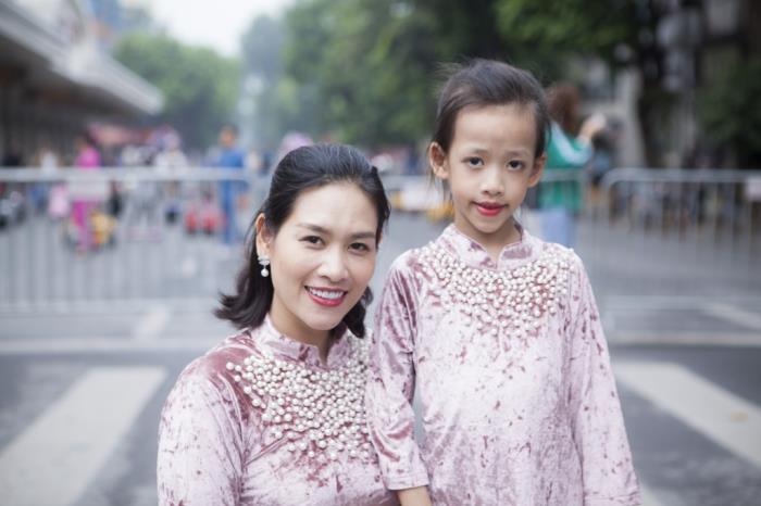 pho di bo ha noi bung chay trong sac mau ruc ro cua the best street style thu dong 2018