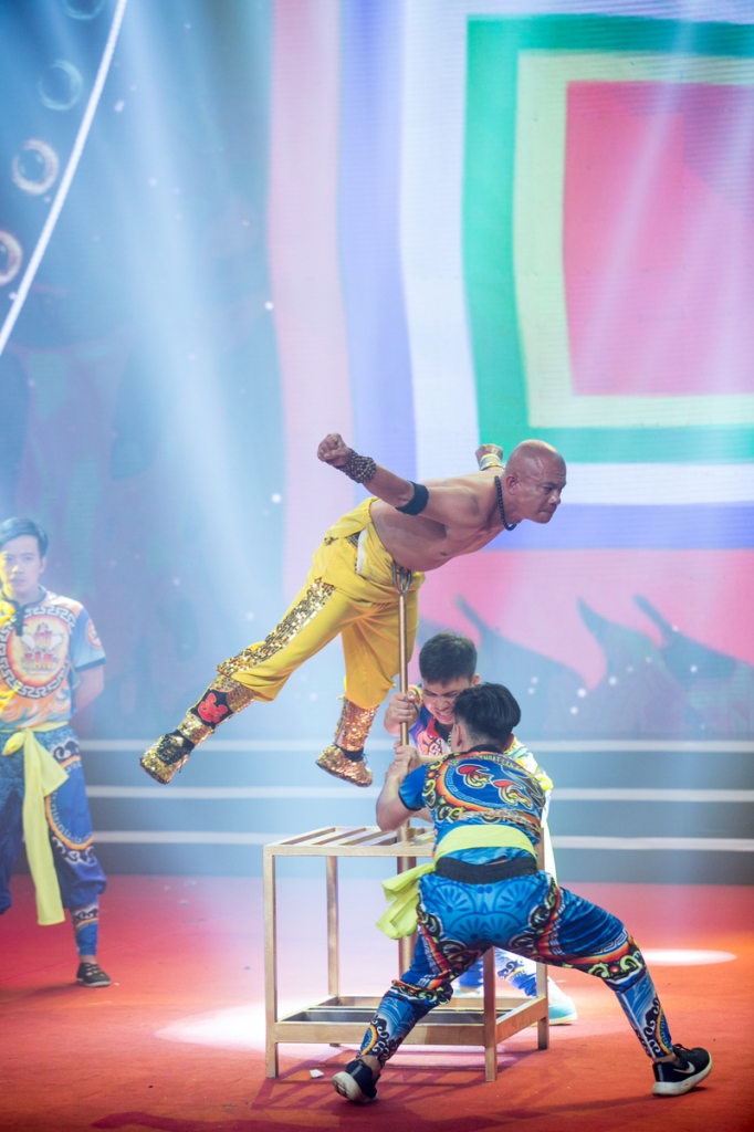 quan quan ky tai lo dien 2018 minh nhat di ban dao de danh tien di thi
