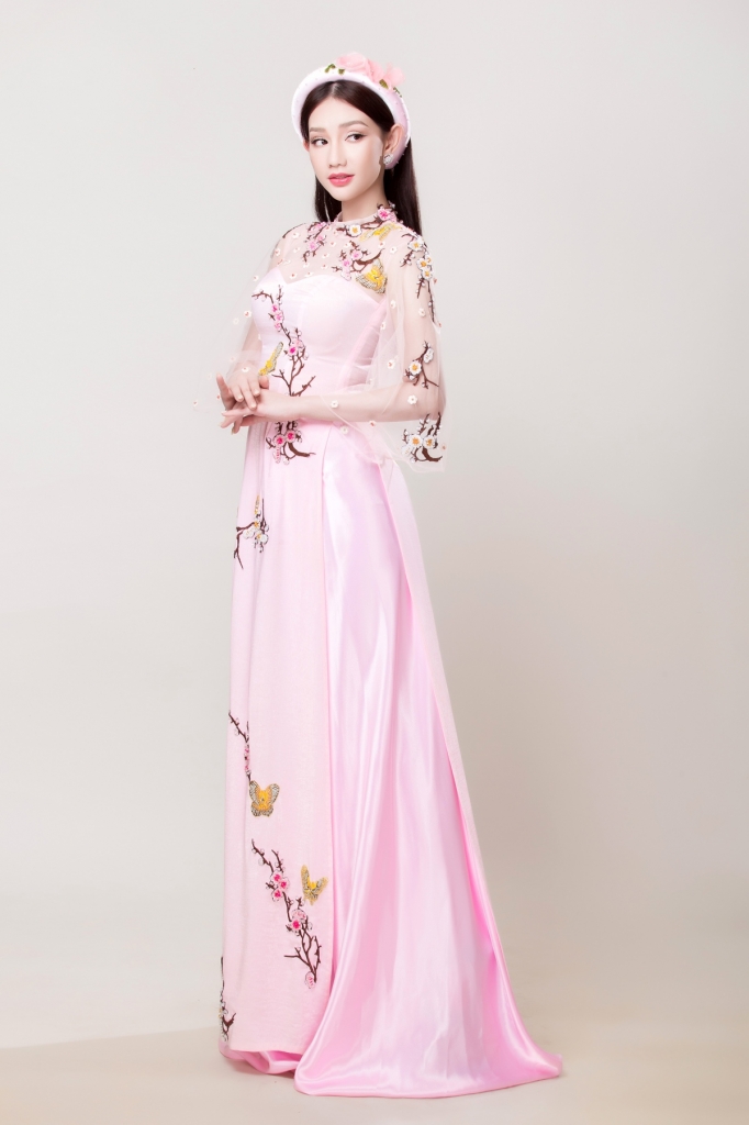quynh chi doc het suc cho vai tro nha san xuat phim dien anh
