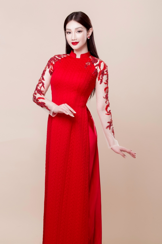 quynh chi doc het suc cho vai tro nha san xuat phim dien anh