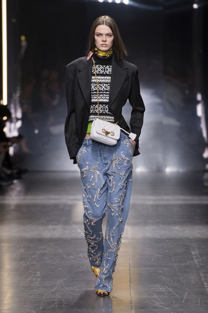Show diễn 'Thu Đông 2019' của Versace tại 'Tuần lễ thời trang Milan' show dien thu dong 2019 cua versace tai tuan le thoi trang milan